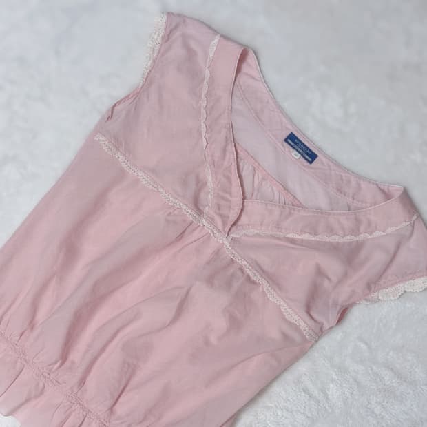 Burberry 블루라벨 모리걸 레이스 딸기우유 블라우스 ≽^•⩊•^≼