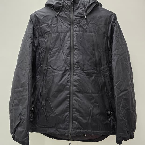 슈프림 트리플 레이어 방수통기성 덕다운 패딩자켓.   싸이즈 95 M. 