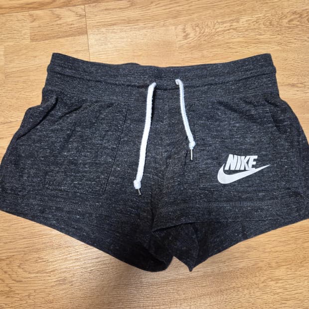 나이키 여성 반바지 S 사이즈