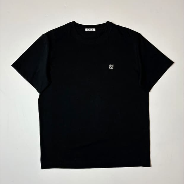 세터 SATUR 시그니처 스몰 로고 반팔 티셔츠 PN9658
