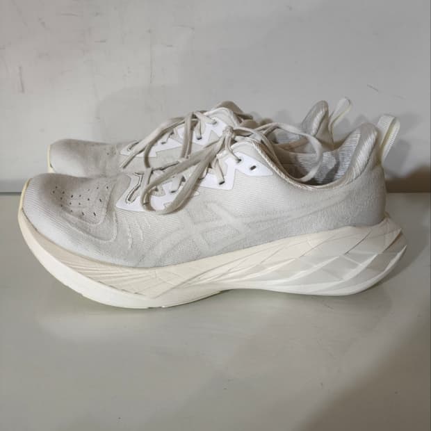 290mm 아식스 노바블라스트4 화이트 런닝화 