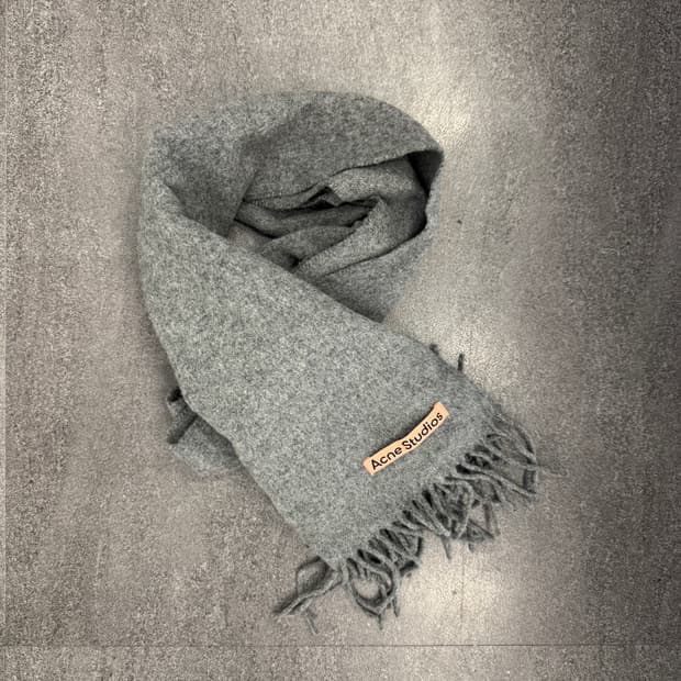 아크네스튜디오 울 프린지 스카프