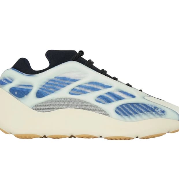 이지 700 V3 카이아나이트
