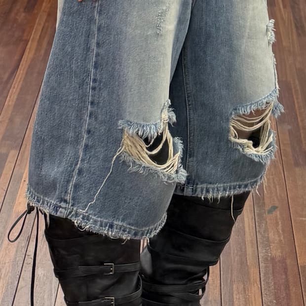 블랙업 데미지 버뮤다 데님