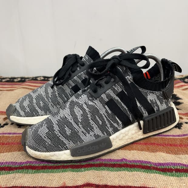 아디다스 NMD R1 블랙 글리치 런닝화 운동화 220 X01441