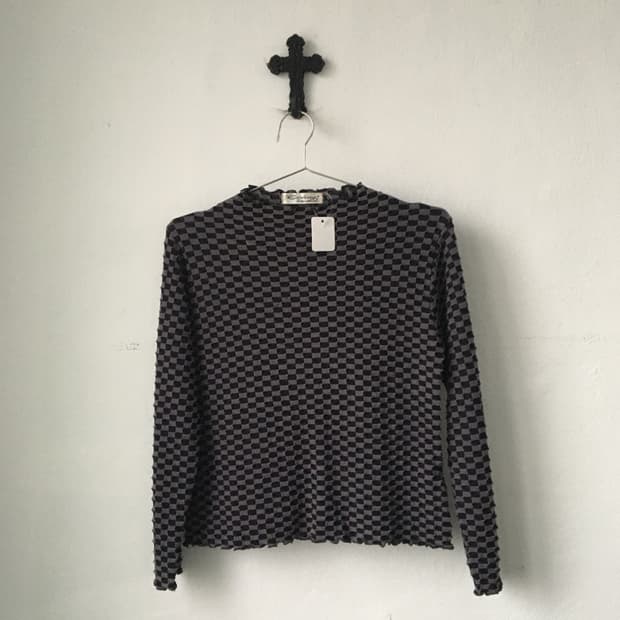 Pattern high neck sleeve