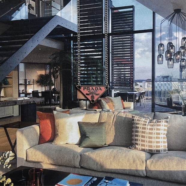 프라다 리틀 트라이앵글 플레이트 양고리 실버 목걸이