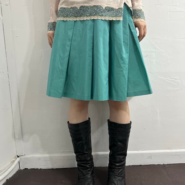 mint pleats skirt