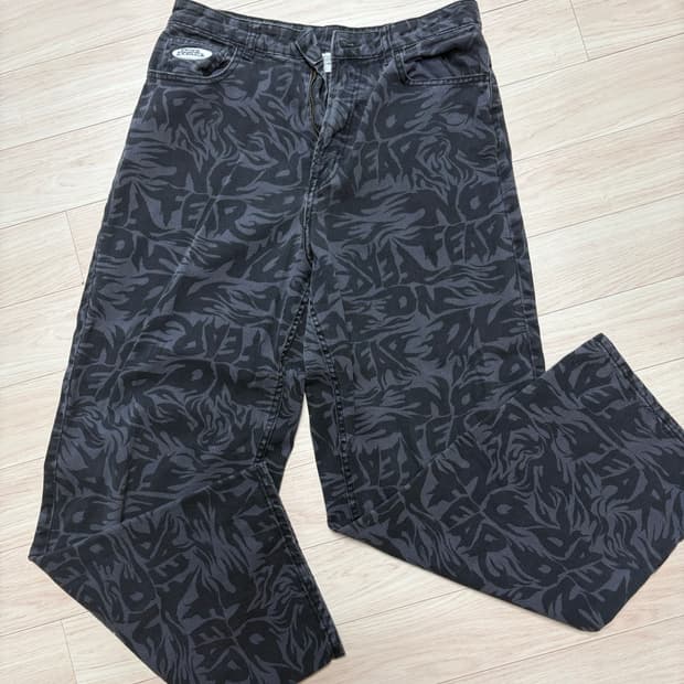H&M no fear 콜라보 데님팬츠