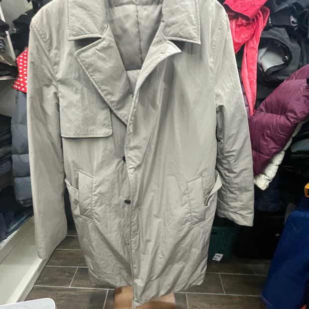 코모도 구스 베이지색 트렌치코드패딩 100