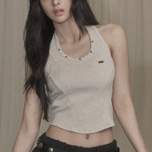 카키포인트 데미지 스터드 홀터 탑 베이지