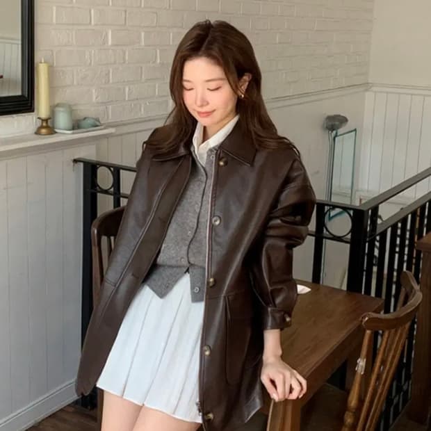 카라 포켓 하프 레더 자켓 브라운