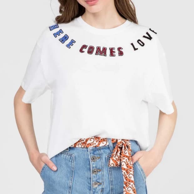 Sandro HERE COMES LOVE 반팔티