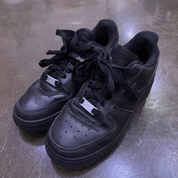 나이키 에어포스 1 07 트리플블랙 로우 235