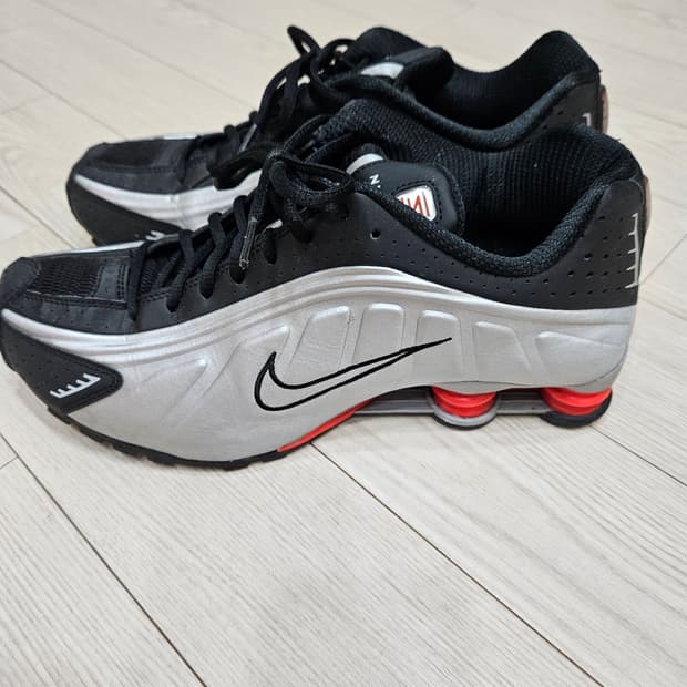 나이키 샥스r4 검빨 280