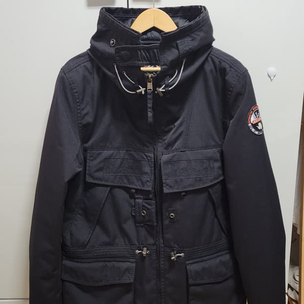 나파피리(NAPAPIJRI) 국내매장판 패딩 점퍼