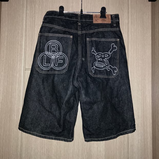 보이롱페이스 데님 쇼츠