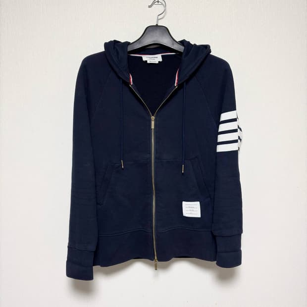 [5] 톰브라운 사선완장 후드집업 네이비 금장