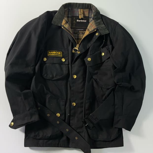 Barbour 바버 인터내셔널 블랙 벨티드 왁스 자켓