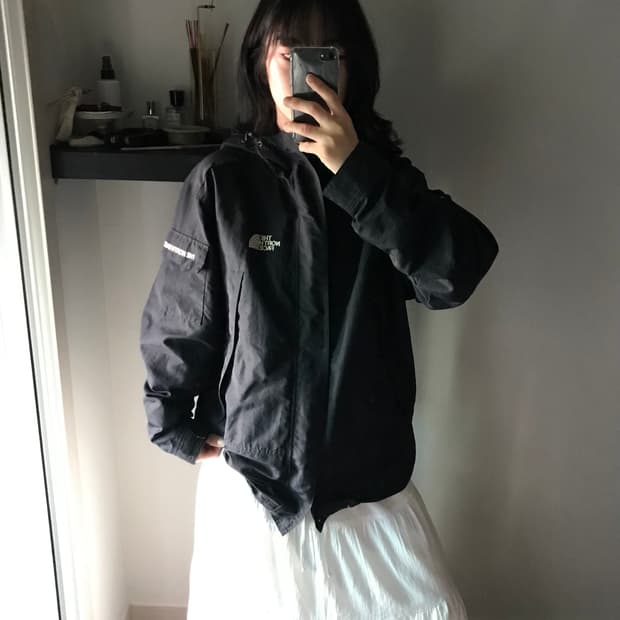 노스페이스 윈드 로고 바람막이 자켓
