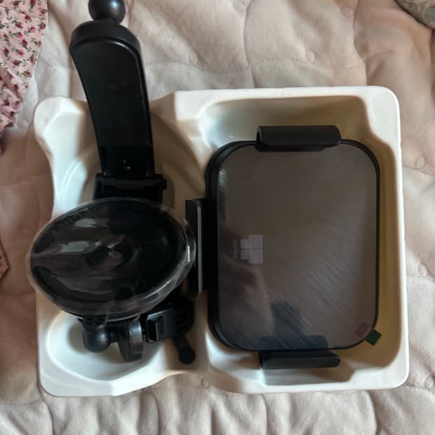 갤럭시 폴드 전용 차량거치대