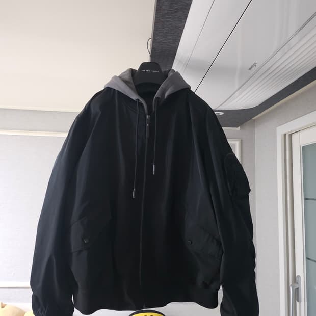 [거의 새것] 질스튜어트뉴욕 블랙 후드패널 MA-1 항공점퍼