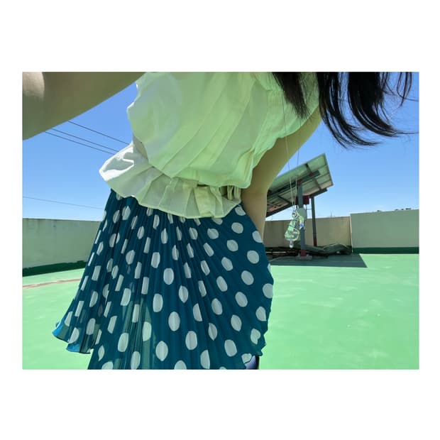 블루 도트 플리츠 스커트 