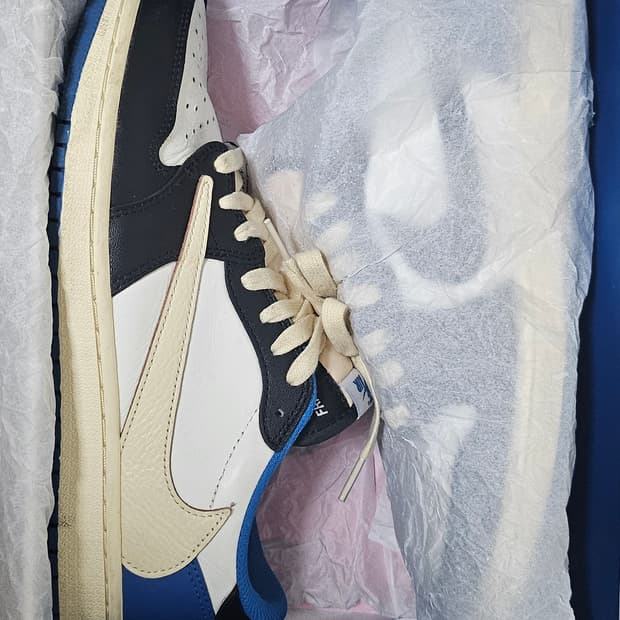 나이키 트래비스 스캇 프라그먼트