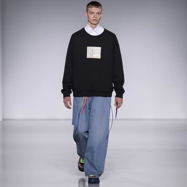 XL/ 아크네스튜디오 실버 포바 빅로고 맨투맨