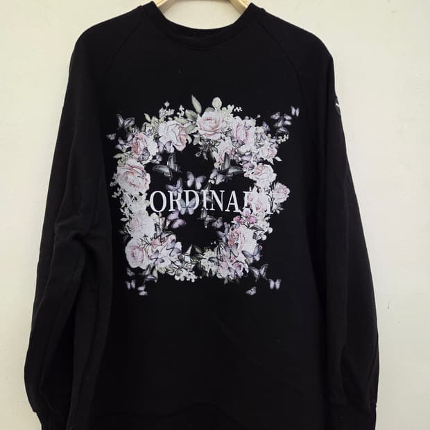 엑스오디너리  플라워 로즈 맨투맨 블랙 50