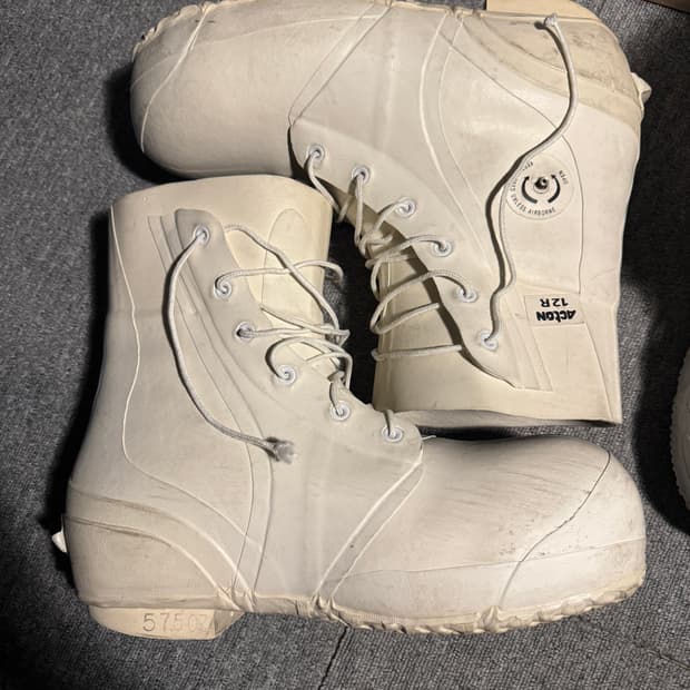 (12R) 버니 부츠 화이트