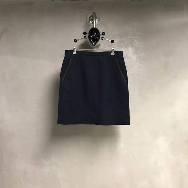 APC 아페쎄 네이비 스커트 38(W)