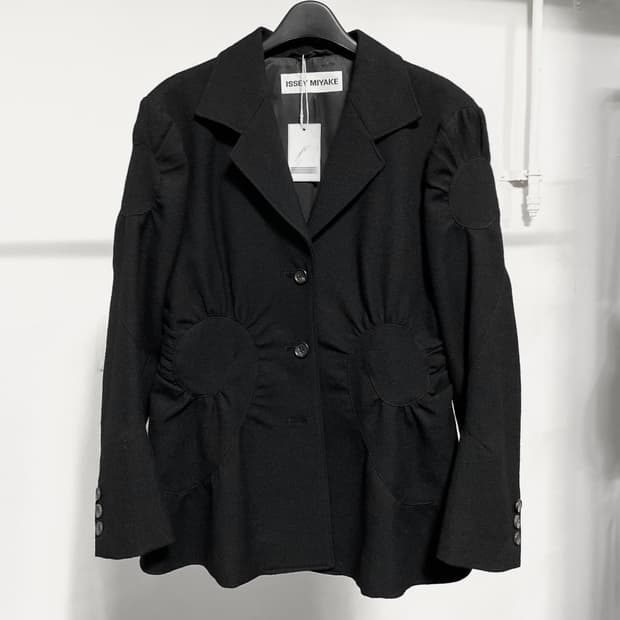 이세이 미야케 (Issey Miyake)