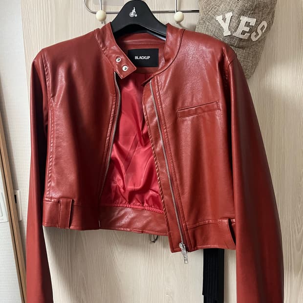 블랙업 크롭자켓