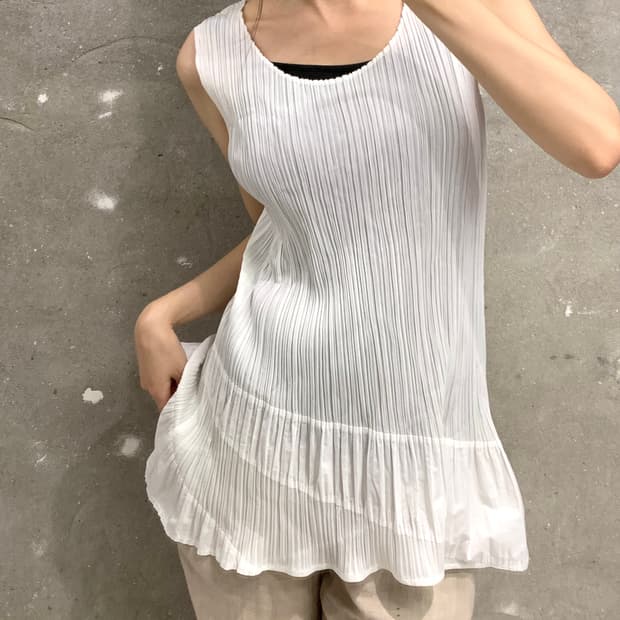 Pleats please 플리츠플리즈 화이트 슬리브리스 원피스