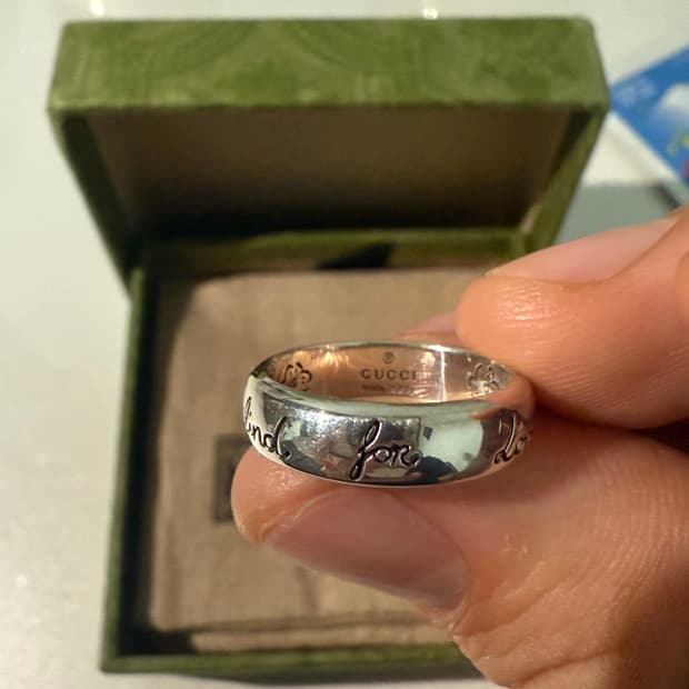 구찌 블라인드 포 러브 링 실버 10호