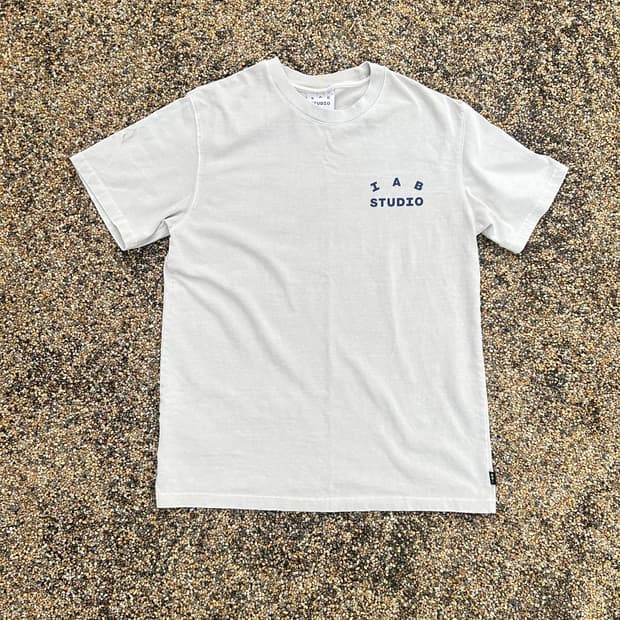 아이앱 스튜디오 (I.A.B Studio)오트밀 티셔츠