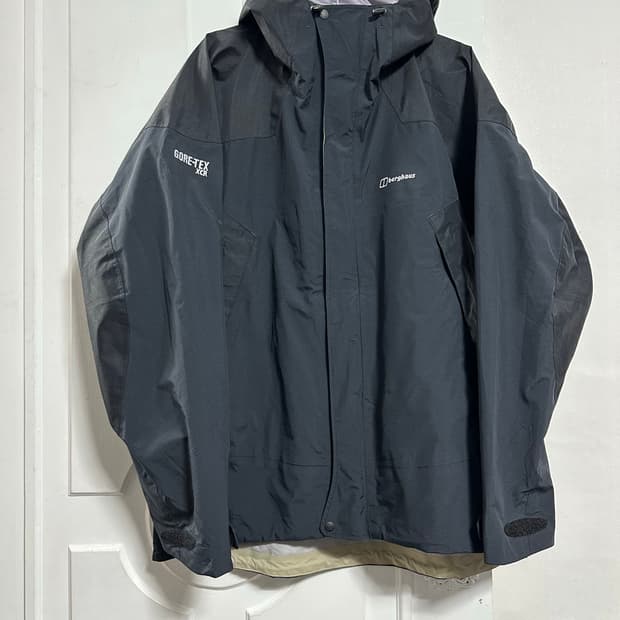 버그하우스 고어텍스 XCR 바람막이