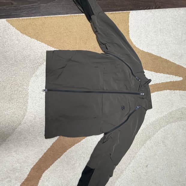 산산기어 슬래시 지퍼 자켓 브라운 24SS 사이즈 2