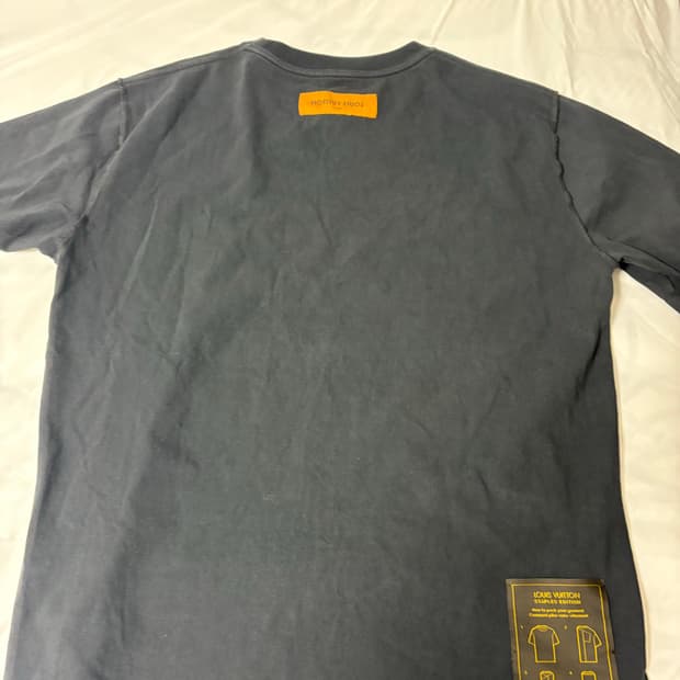 루이비통 스테이플 에디션 블랙 티셔츠 XL 백화점판