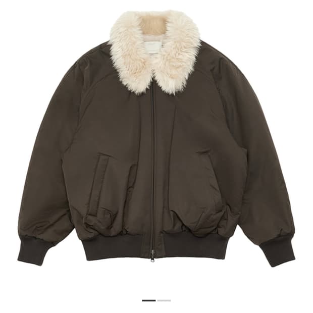 아모멘토 리버시블 오버사이즈 시어링 점퍼