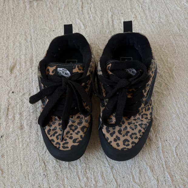 반스 레오파드 230