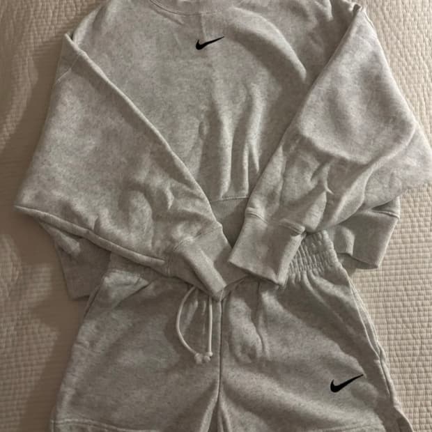 나이키 여성 트레이닝복 셋업 팝니다