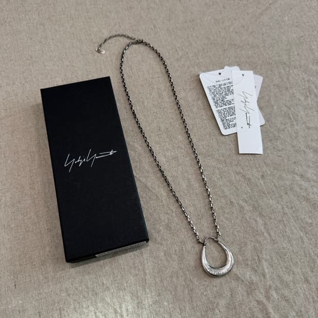 요지야마모토 아이홀더 실버 목걸이