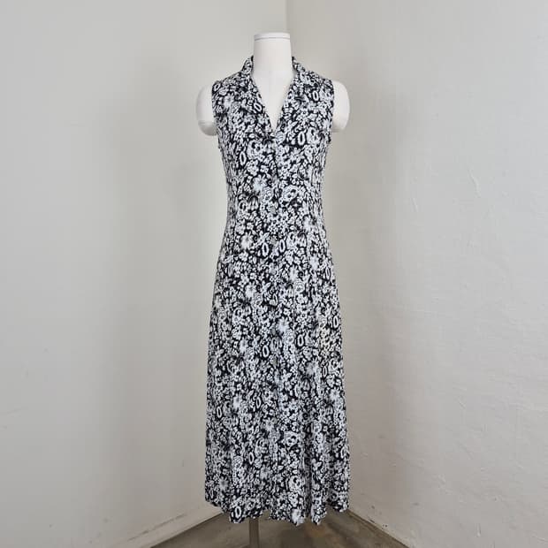 USA Dressbarn 블랙화이트 플로럴 민소매 맥시원피스