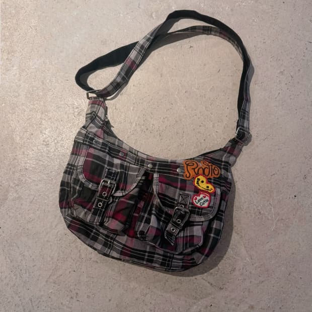 체크 포켓 숄더백