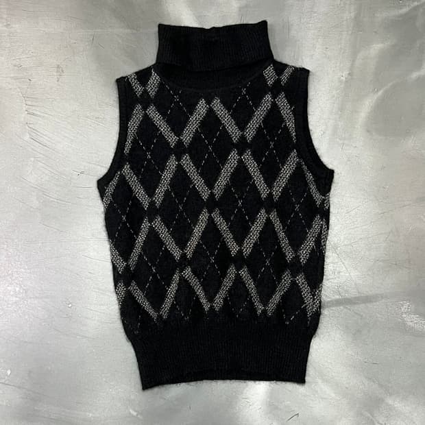  지방시 울 모헤어 아가일 하이넥 슬리브리스 니트 y16353