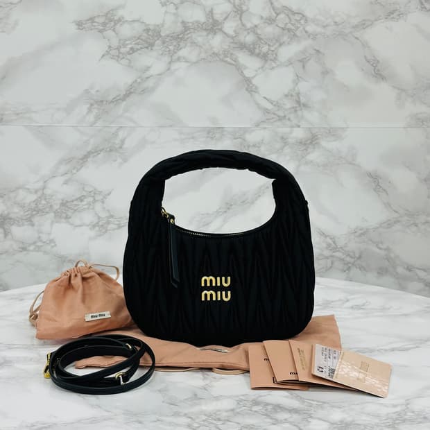 미우미우 완더 마트라세 호보백