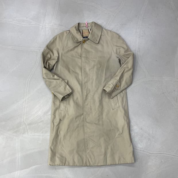 버버리 싱글 브레스티드 트렌치코트