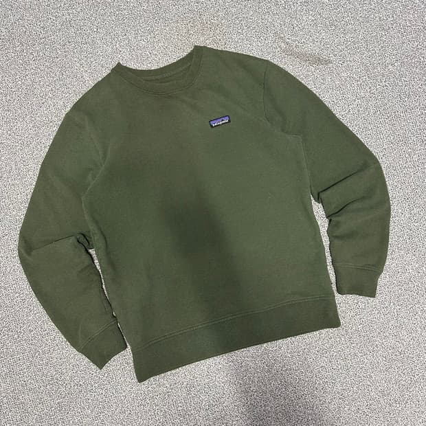 파타고니아 올리브 맨투맨